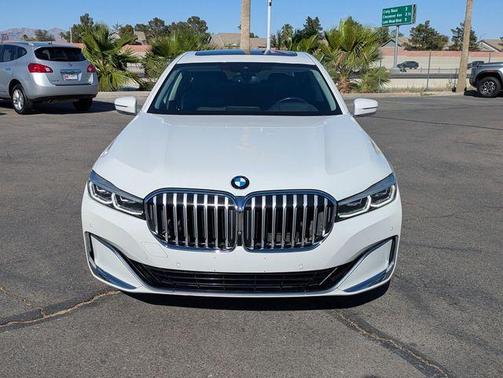 Alpine White 2022 BMW 740 i