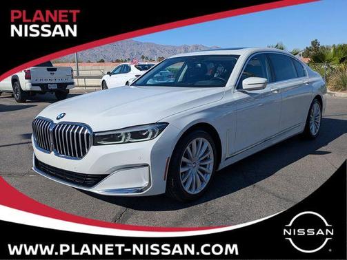 Alpine White 2022 BMW 740 i