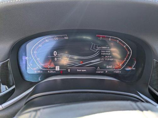 Alpine White 2022 BMW 740 i