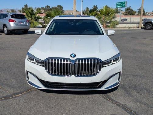 Alpine White 2022 BMW 740 i