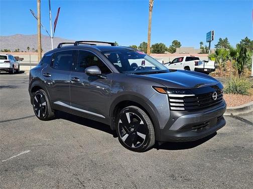 2025 Nissan Kicks SR