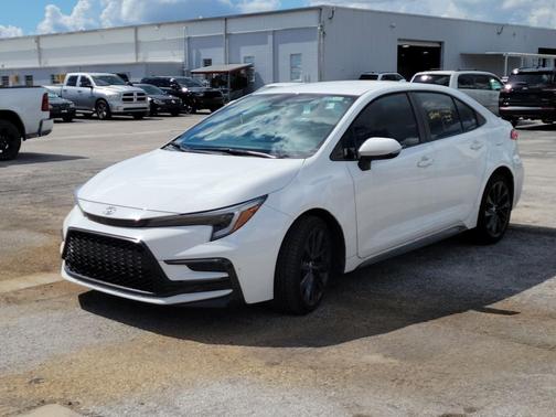 Ice Cap 2024 Toyota Corolla SE