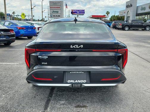 Aurora Black Pearl 2025 Kia K4 LXS