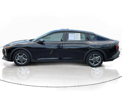 Aurora Black Pearl 2025 Kia K4 LXS