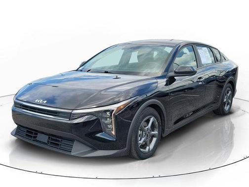 Aurora Black Pearl 2025 Kia K4 LXS