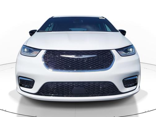 Bright White Clearcoat 2026 Chrysler Pacifica L