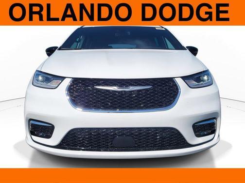 Bright White Clearcoat 2026 Chrysler Pacifica L