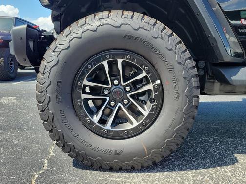 Black Clearcoat 2026 Jeep Wrangler Rubicon