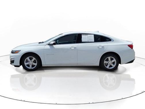 Summit White 2024 Chevrolet Malibu FWD 1LT
