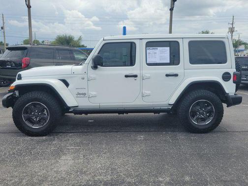 Bright White Clearcoat 2023 Jeep Wrangler 4-Door Sahara 4x4