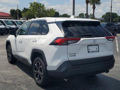 2022 Toyota RAV4 LE