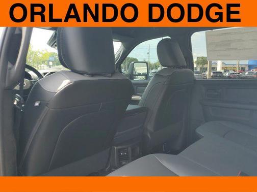 2025 RAM 2500 Tradesman Crew Cab 4x4 6'4' Box
