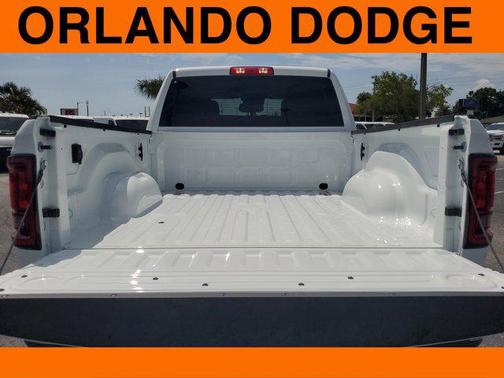 2025 RAM 2500 Tradesman Crew Cab 4x4 6'4' Box