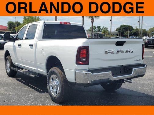 2025 RAM 2500 Tradesman Crew Cab 4x4 6'4' Box