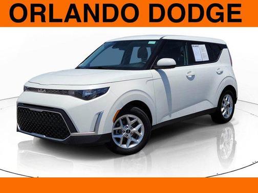 Snow White Pearl 2025 Kia Soul LX