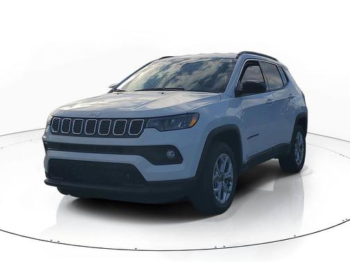 Bright White Clearcoat 2026 Jeep Compass Latitude