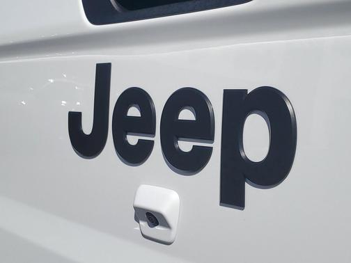 Bright White Clearcoat 2026 Jeep Gladiator Sport S