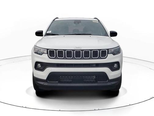 Bright White Clearcoat 2026 Jeep Compass Latitude