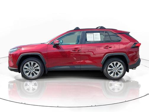 Pearl 2025 Toyota RAV4 XLE Premium
