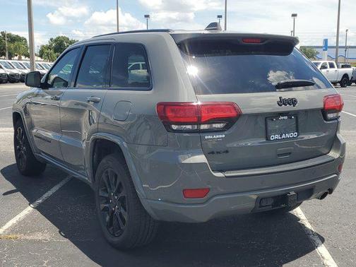 2022 Jeep Grand Cherokee Laredo