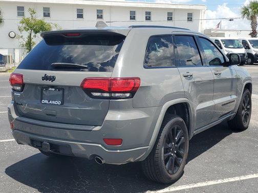 2022 Jeep Grand Cherokee Laredo