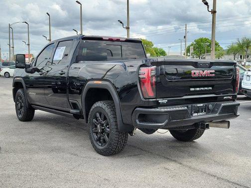 2024 GMC Sierra 2500 AT4