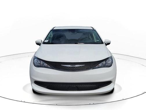Bright White Clearcoat 2023 Chrysler Voyager LX