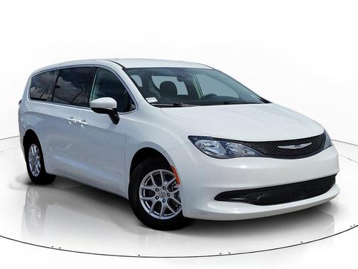 Bright White Clearcoat 2023 Chrysler Voyager LX