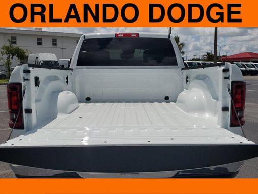 2025 RAM 2500 Tradesman Crew Cab 4x2 6'4' Box