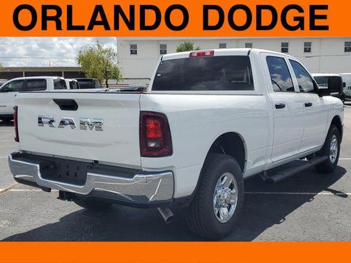 2025 RAM 2500 Tradesman Crew Cab 4x2 6'4' Box