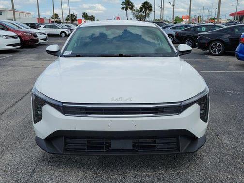 Snow White Pearl 2025 Kia K4 LXS