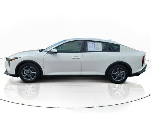 Snow White Pearl 2025 Kia K4 LXS
