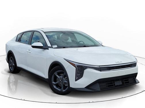 Snow White Pearl 2025 Kia K4 LXS