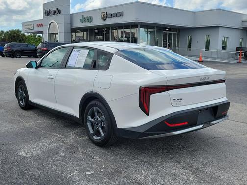Snow White Pearl 2025 Kia K4 LXS