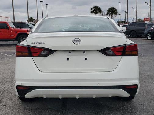 2025 Nissan Altima SV FWD