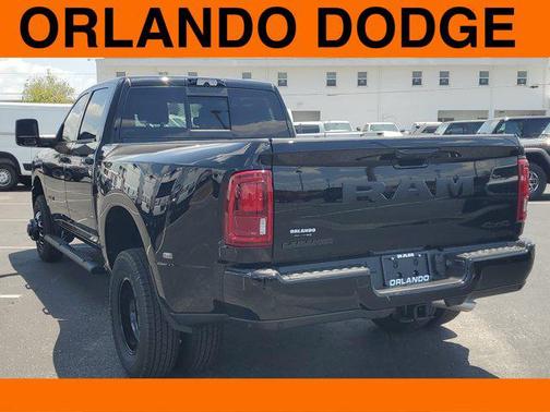 2025 RAM 3500 Laramie Crew Cab 4x4 8' Box