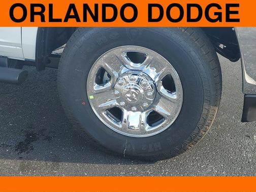 2026 RAM 2500 Tradesman Crew Cab 4x4 6'4' Box