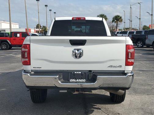2020 RAM 2500 Tradesman Crew Cab 4X4 8' Box