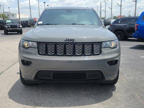 Sting-Gray Clearcoat 2021 Jeep Grand Cherokee Laredo
