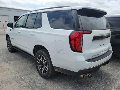 Summit White 2022 GMC Yukon 4WD AT4