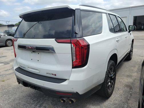 Summit White 2022 GMC Yukon 4WD AT4