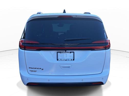 Bright White Clearcoat 2026 Chrysler Pacifica L
