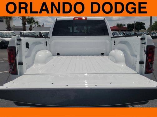 2025 RAM 2500 Tradesman Crew Cab 4x4 6'4' Box