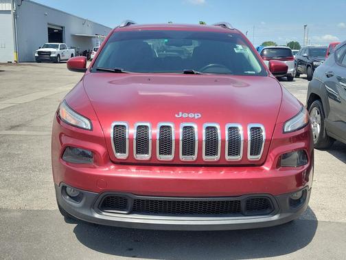 Deep Cherry Red Crystal Pearlcoat 2015 Jeep Cherokee Latitude