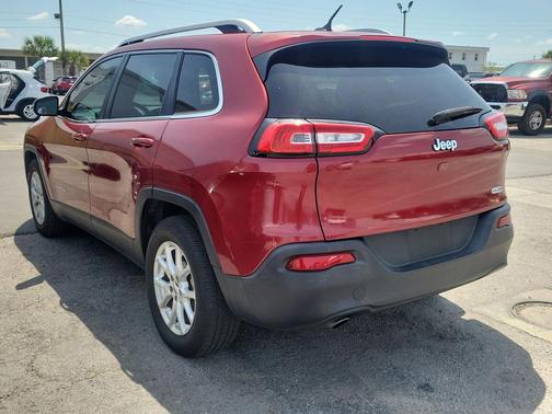 Deep Cherry Red Crystal Pearlcoat 2015 Jeep Cherokee Latitude