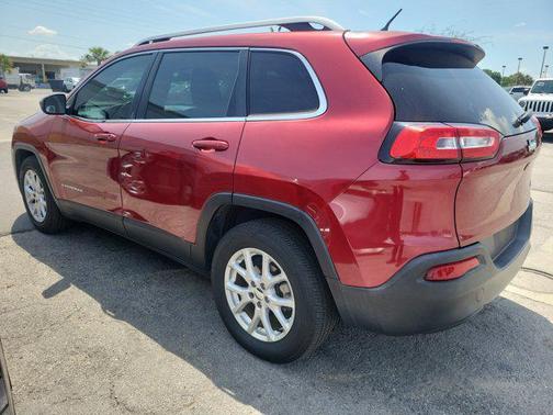 Deep Cherry Red Crystal Pearlcoat 2015 Jeep Cherokee Latitude