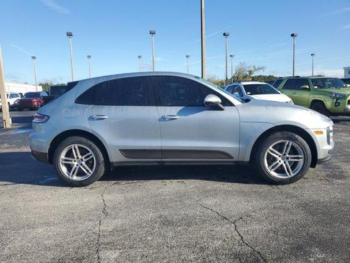 2021 Porsche Macan Base
