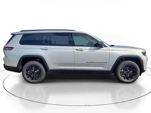 Silver Zynith 2026 Jeep Grand Cherokee L Altitude