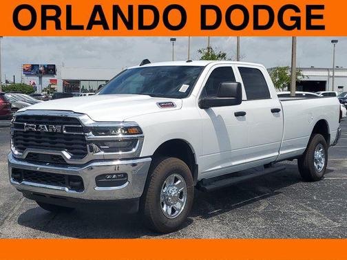 2025 RAM 3500 Tradesman Crew Cab 4x4 8' Box
