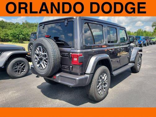 2025 Jeep Wrangler 4-Door Sahara 4x4